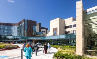 Exterior view of Overlake Medical Center in Bellevue, Washington